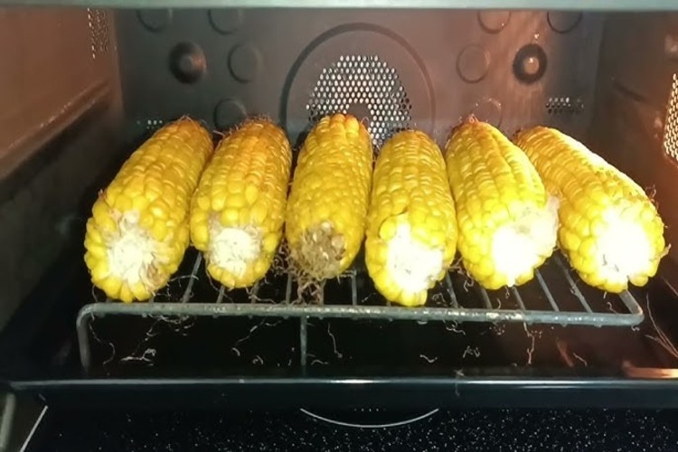 Hướng dẫn chi tiết cách nướng ngô bằng lò nướng thơm ngon như ngoài hàng