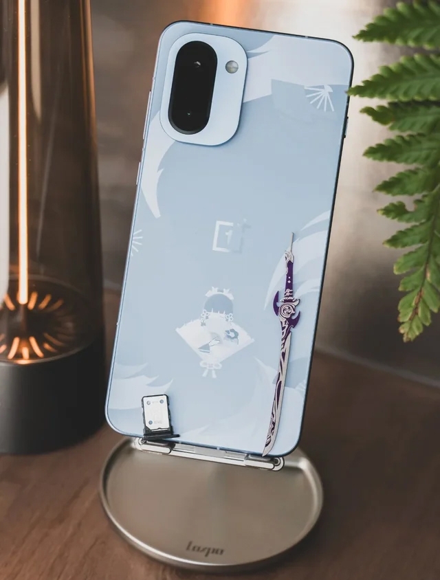 oneplus-ace-6t-ayaka-kamisato-194891-8.jpg