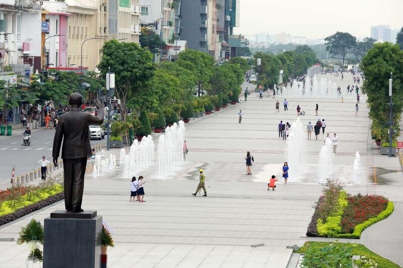 phố đi bộ nguyễn huệ 6