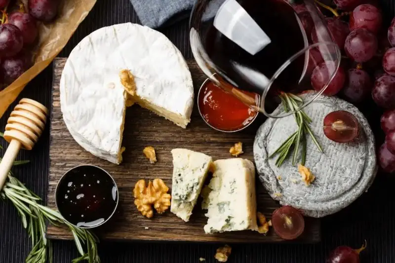 Tìm hiểu phô mai brie: Cách sản xuất, thành phần dinh dưỡng và bí quyết ...