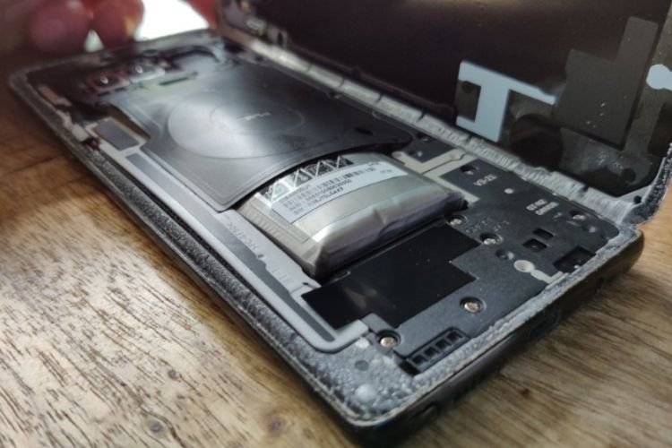pin-samsung-bi-phong (6).jpg