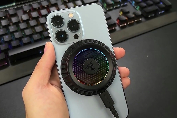 quạt tản nhiệt điện thoại hình 2