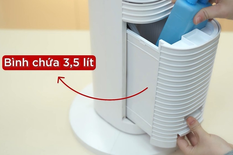 Fujihome AC-DT5E với bình chứa nước đến 3.5 lít