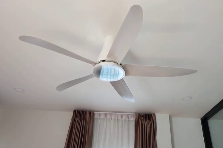 Quạt trần Mitsubishi h&igrave;nh 3