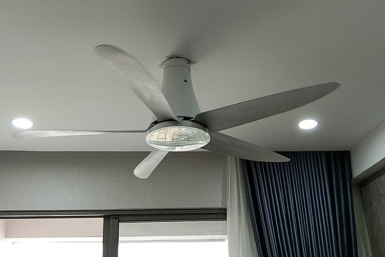 Quạt trần Mitsubishi h&igrave;nh 4