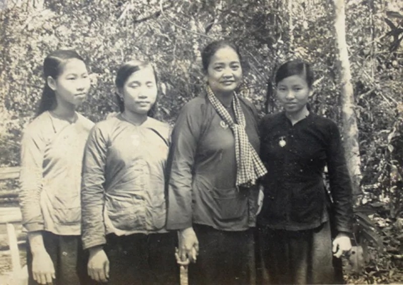 Áo bà ba