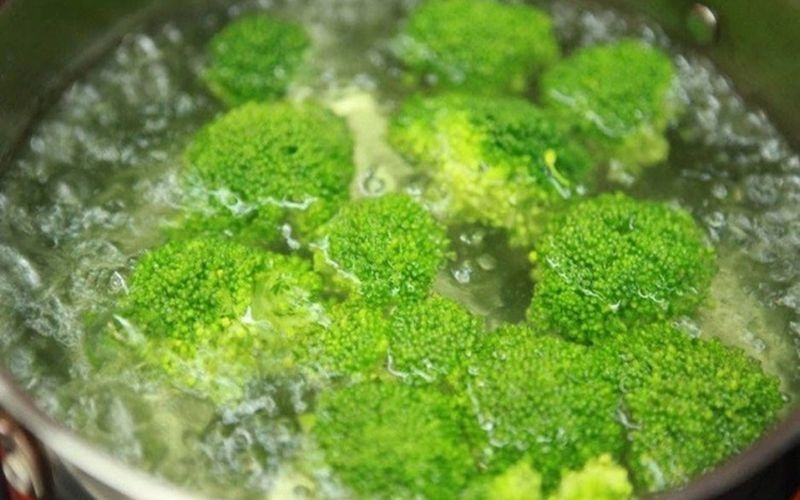 Rau nên chần trước khi nấu - Súp lơ