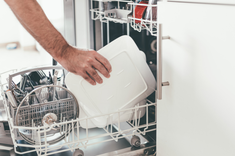 rửa bát bằng máy bị nhờn hình 5