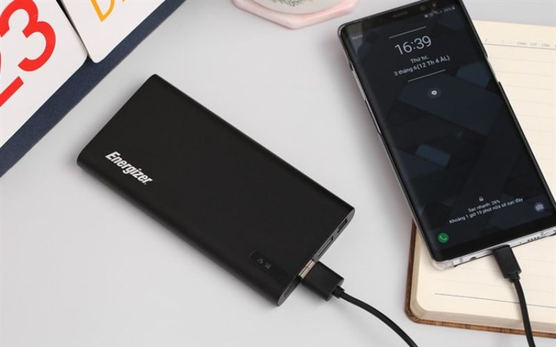 Có nên mua sạc dự phòng Energizer?