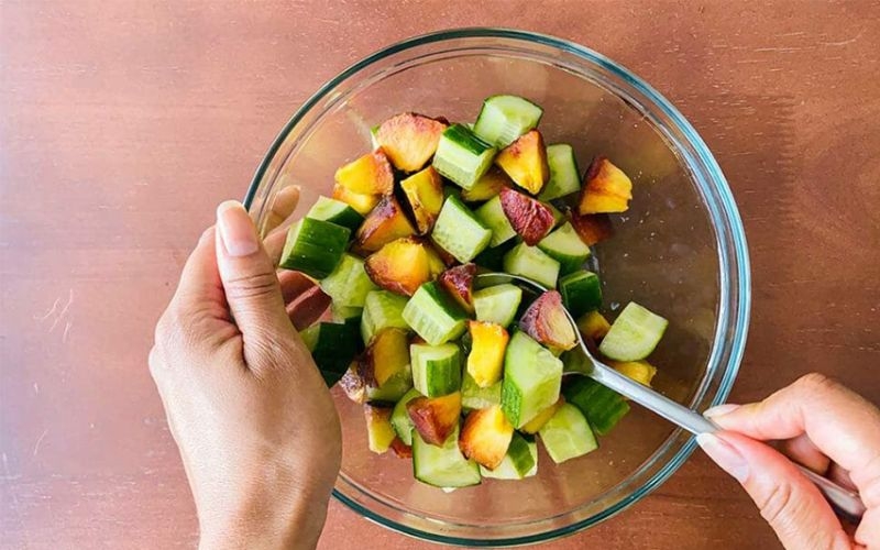 Lưu ý khi làm salad đào