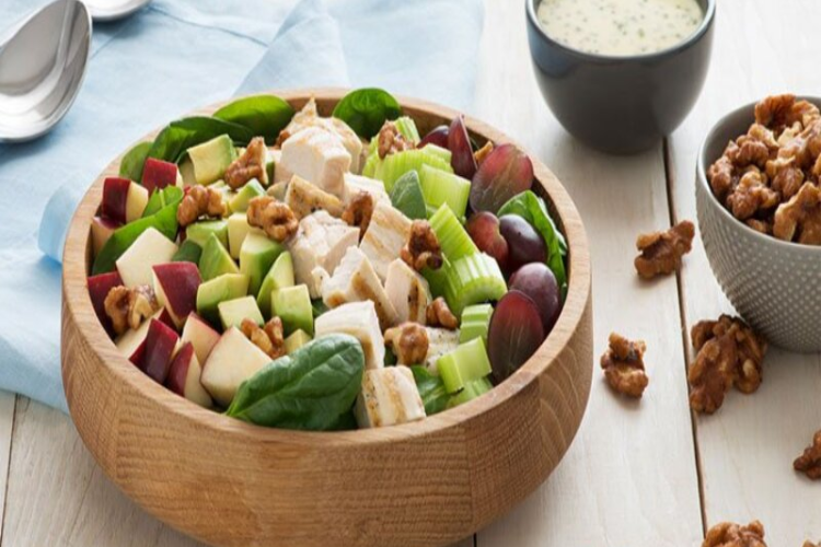 Salad gà hạt óc chó hình 6