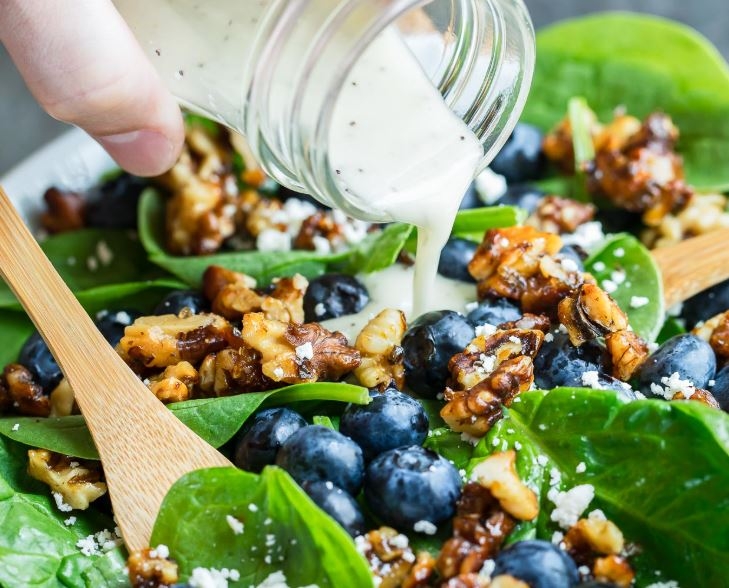 Salad rau bina kết hợp với gì ngon, dễ ăn? Gợi ý các công thức nước sốt ...