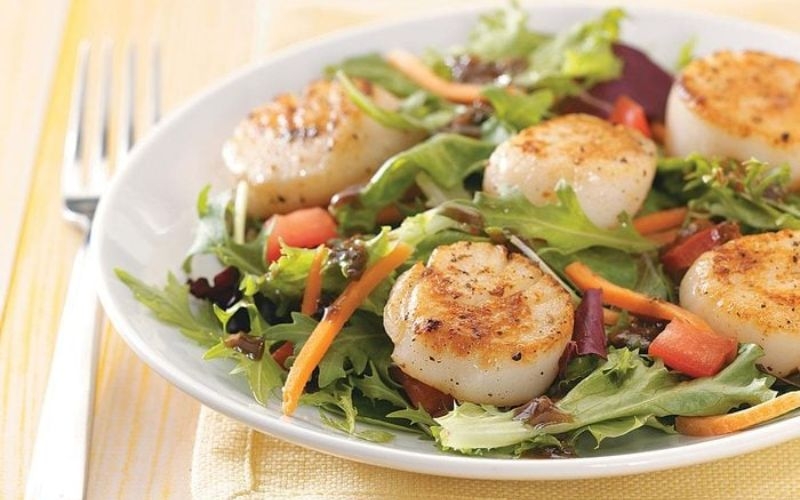 Salad cồi sò điệp là gì? Tại sao món ăn này lại được yêu thích?