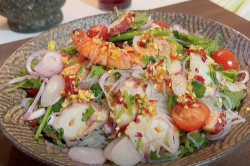 salad tôm cần tây sốt chua cay 6