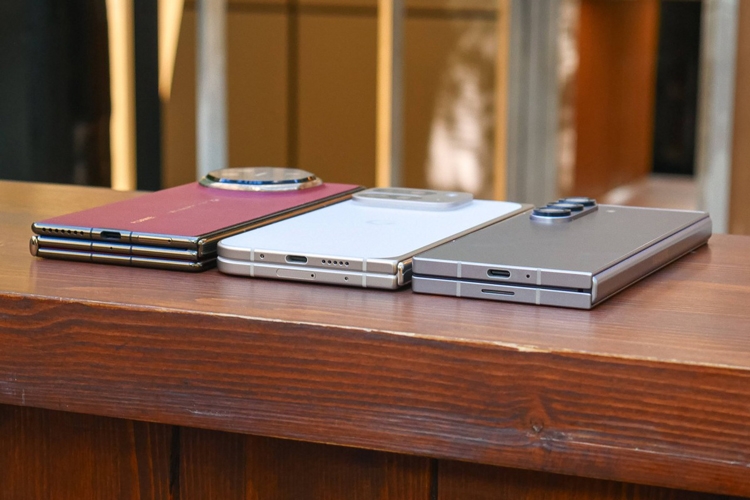 Huawei Mate XT Ultimate (tri-fold) vs Pixel 9 Pro Fold vs Samsung Galaxy Z Fold6