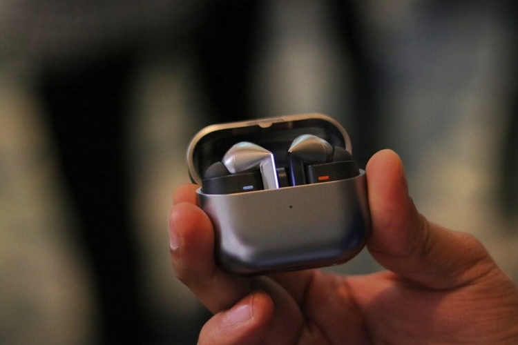 Samsung Galaxy Buds4 và Buds4 Pro lộ diện với hộp sạc pin lớn hơn, ra mắt cùng Galaxy S26