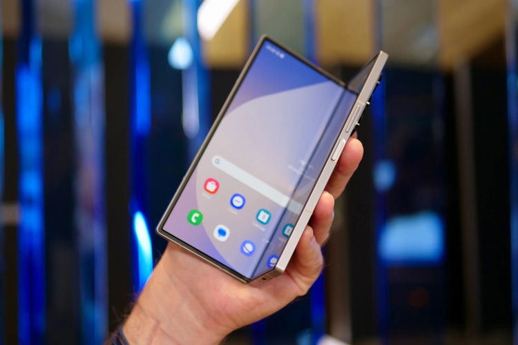 Galaxy Z Fold6 có hỗ trợ sạc không dây không?