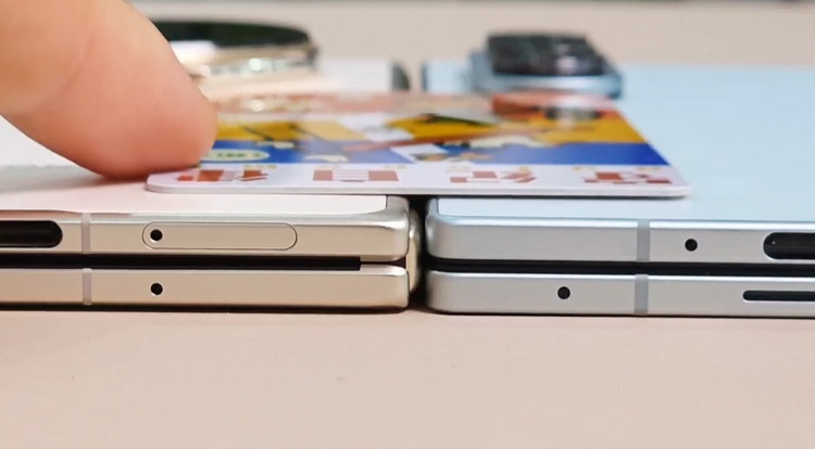 Samsung Galaxy Z Fold7 thực sự mỏng hơn hẳn với HONOR Magic V5