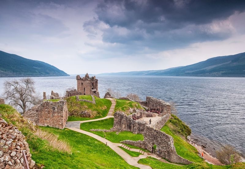 Hồ Loch Ness ở Scotland