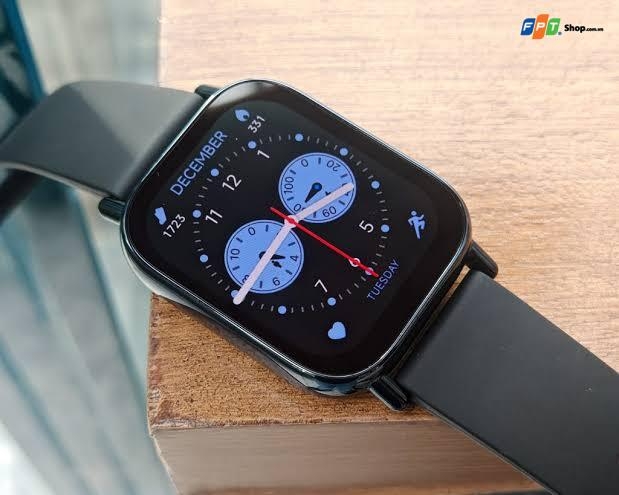 Smartwatch hỗ trợ xem thông báo và theo dõi vận động trong sinh hoạt