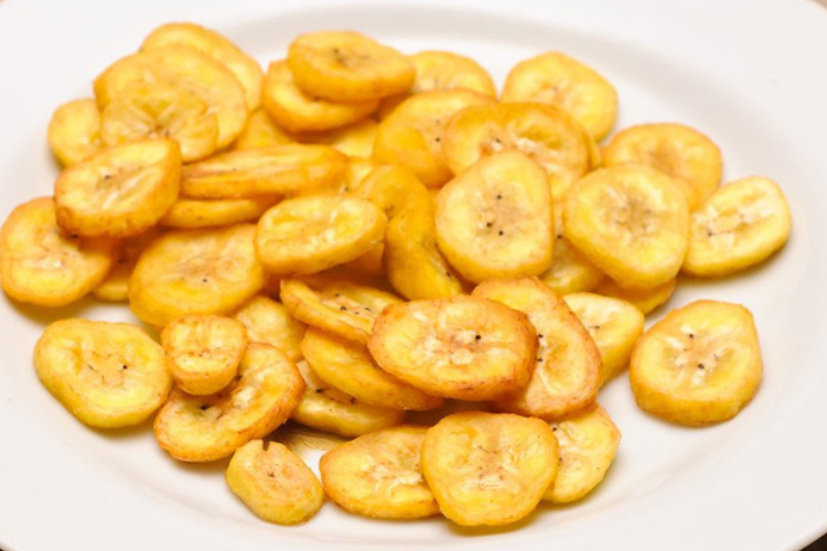 Hướng dẫn 4 cách làm snack chuối chín thơm ngon, giòn rụm tại nhà cho bé yêu mê tít