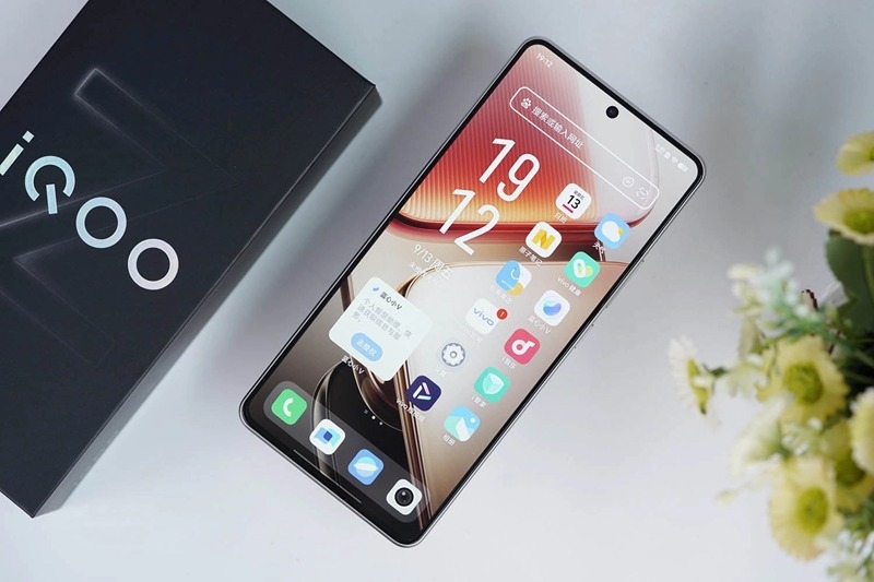 So sánh Vivo iQOO Z9 Turbo và Realme GT Neo 6 SE 3