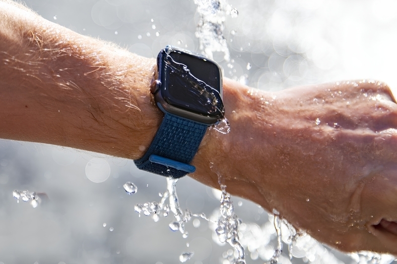 so sánh Apple Watch Series 4 và Series 5 4