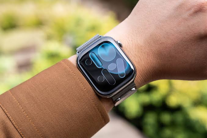 So sánh Apple Watch và Samsung Galaxy Watch 4
