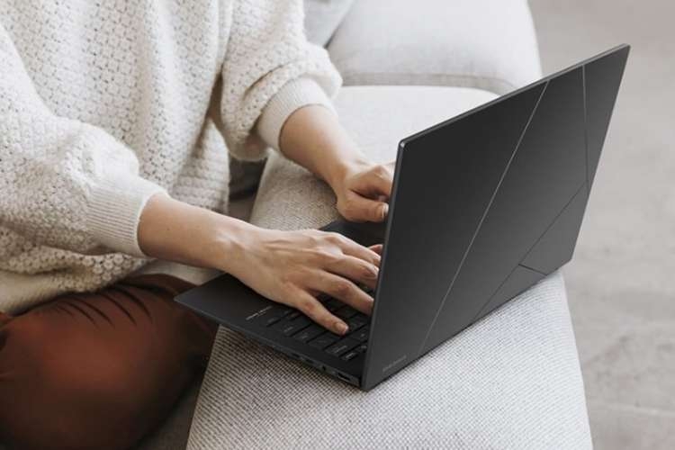 So sánh ASUS ZenBook và HP Envy ảnh 15
