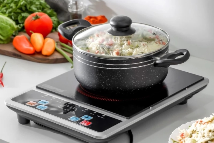 Nên mua bếp hồng ngoại Sunhouse SHD6011 hay SHD6012?