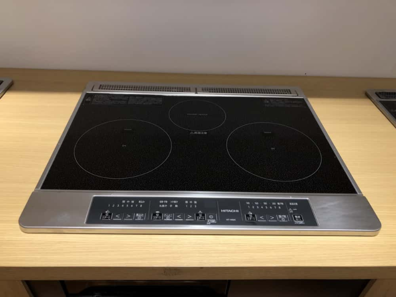 So s&aacute;nh bếp từ Hitachi v&agrave; Panasonic - h&igrave;nh 3