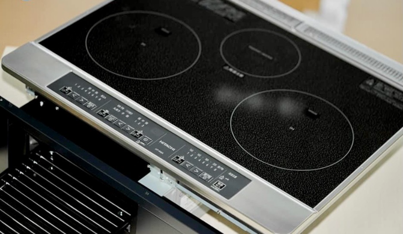 So s&aacute;nh bếp từ Hitachi v&agrave; Panasonic - h&igrave;nh 7