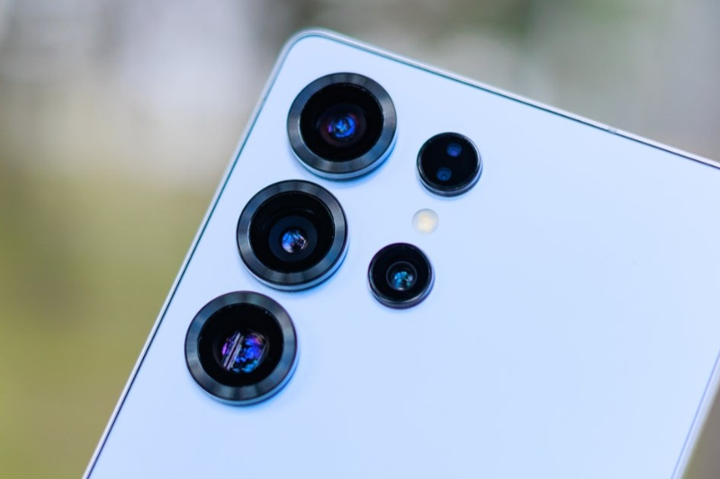 So sánh camera OPPO Find X8 Ultra và Galaxy S25 Ultra - hình 1