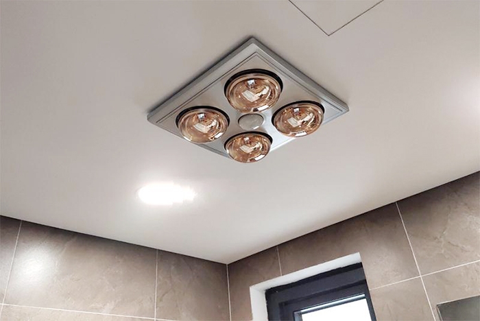 so sánh đèn sưởi phòng tắm âm trần và treo tường 1