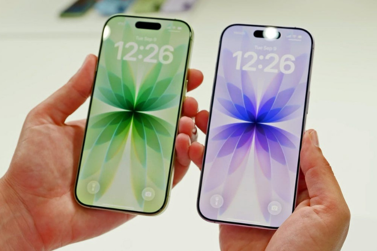 So sánh độ sáng và chất lượng màn hình điện thoại 6