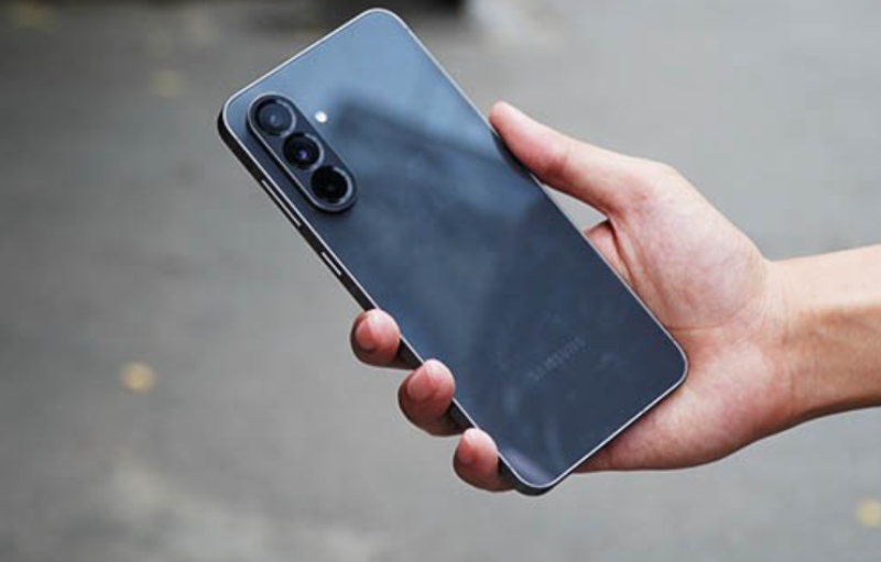 So sánh Galaxy M56 và A56 - hình 2