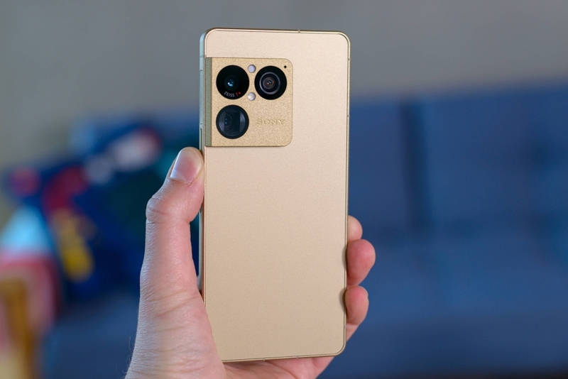 So sánh Galaxy Z Fold8 và Sony Xperia 1 VIII - hình 10
