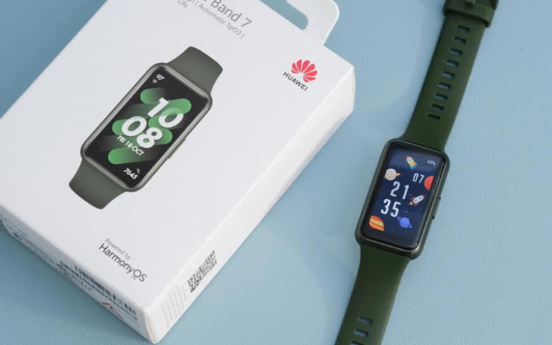 so sánh giữa huawei band 7 và 8 điểm khác nhau