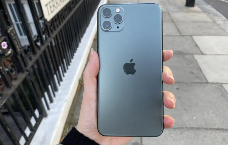 So sánh iPhone 14 Plus và 11 Pro Max - hình 2