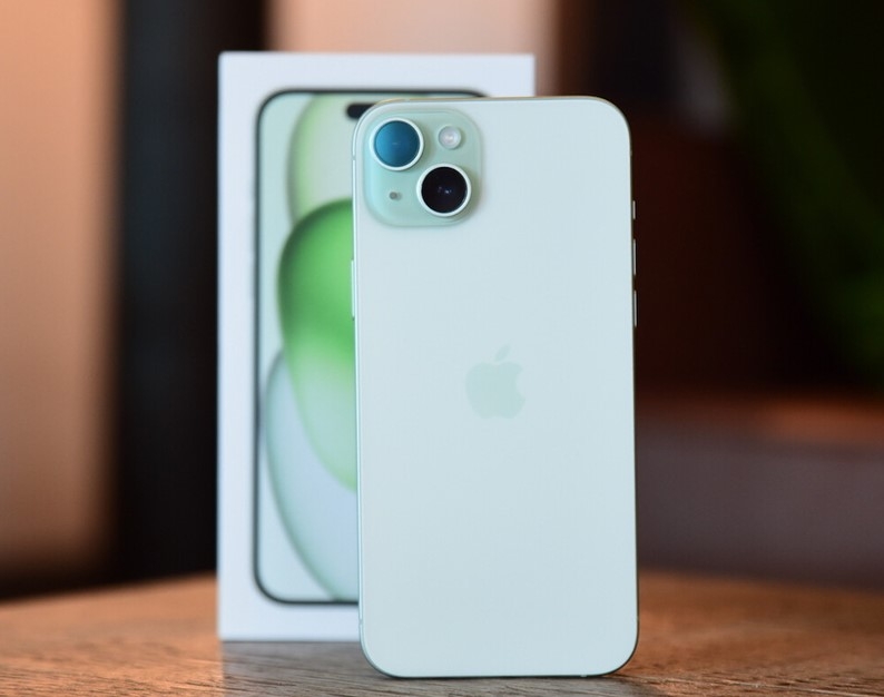 So sánh iPhone 15 Plus và iPhone 13 Pro Max - hình 1