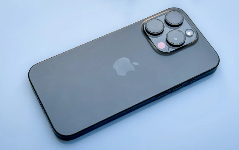 So sánh iPhone 15 Plus và iPhone 15 Pro - hình 2