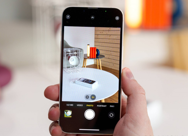 So sánh iPhone 16e và 15 Plus - hình 5