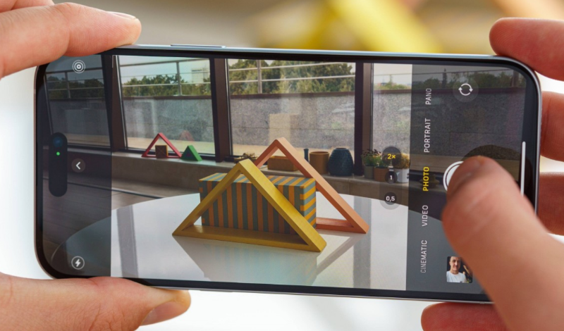 So sánh iPhone 16e và 15 Plus - hình 6