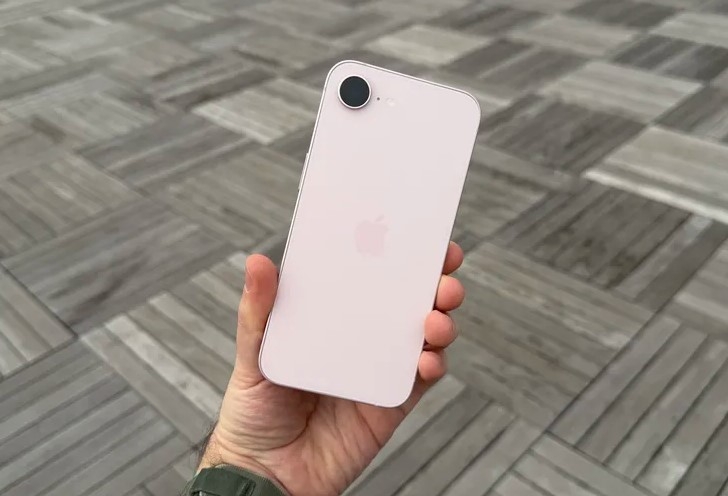 So sánh iPhone 17e và iPhone 17 - hình 1
