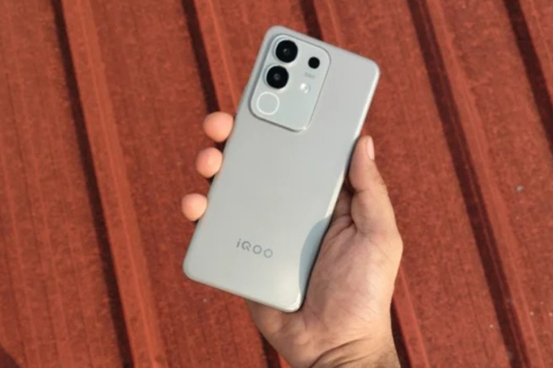 so sánh iQOO Z10x và iQOO Z9x 2
