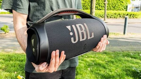 So sánh JBL Charge 6 và Boombox 3 5