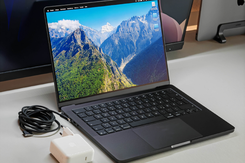 So sánh MacBook Pro M4 và MacBook Pro M5 - hình 2