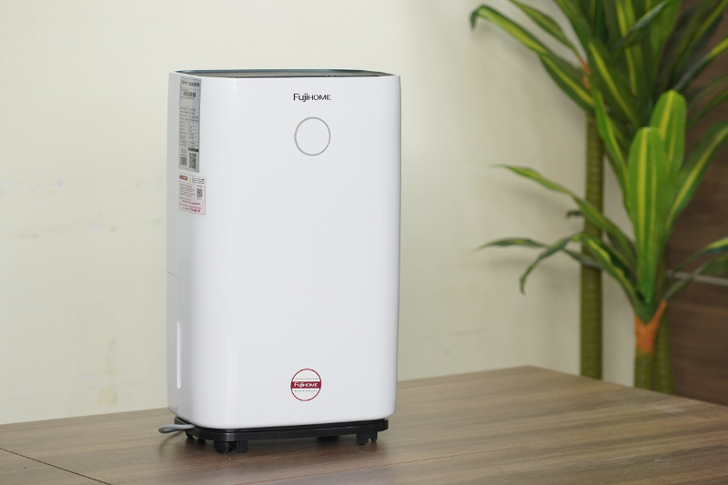 So s&aacute;nh m&aacute;y h&uacute;t ẩm Fujihome v&agrave; Xiaomi - h&igrave;nh 1