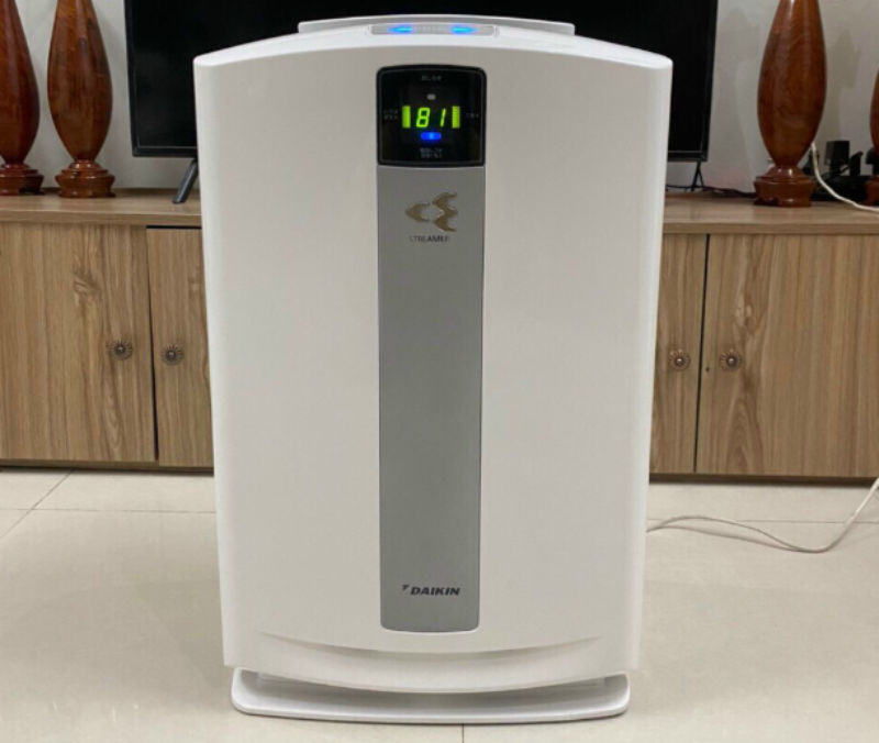 So s&aacute;nh m&aacute;y lọc kh&ocirc;ng kh&iacute; Daikin v&agrave; Xiaomi - h&igrave;nh 1