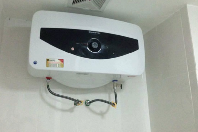 So s&aacute;nh m&aacute;y nước n&oacute;ng gi&aacute;n tiếp Ariston v&agrave; Ferroli - h&igrave;nh 1